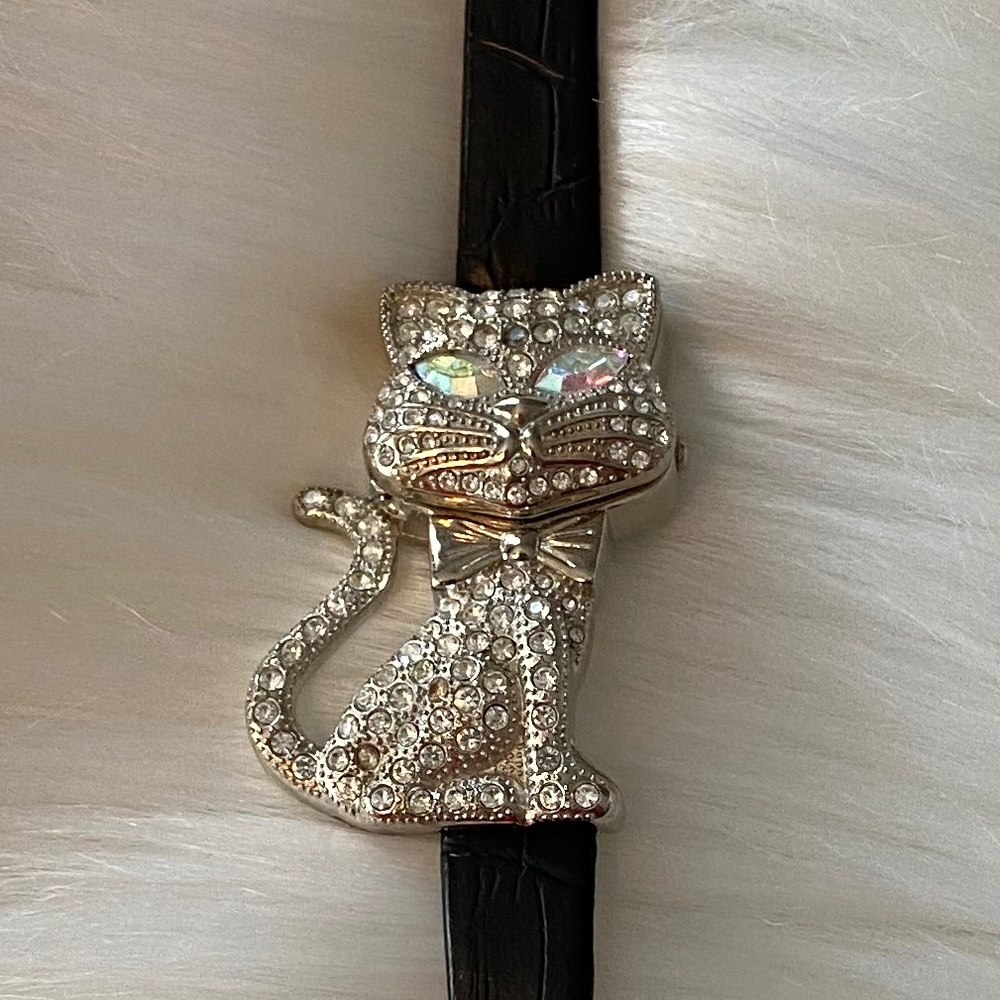 Jeweled cat watch